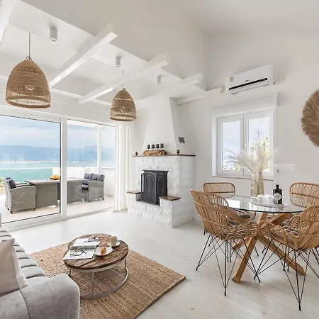 Apartment Serene Near Slatine Beach, Cleaning Included *