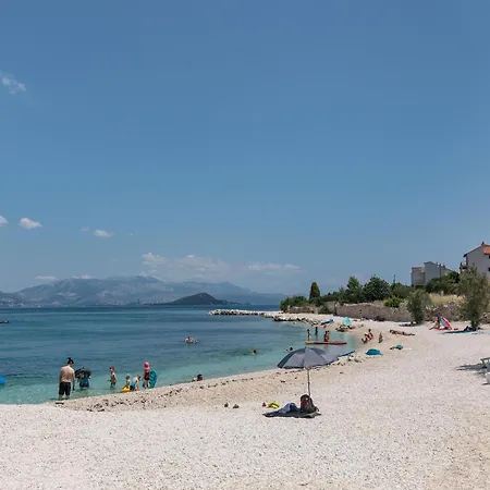 Apartment Serene Near Slatine Beach, Cleaning Included