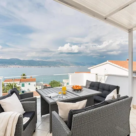 Serene Near Slatine Beach, Cleaning Included *